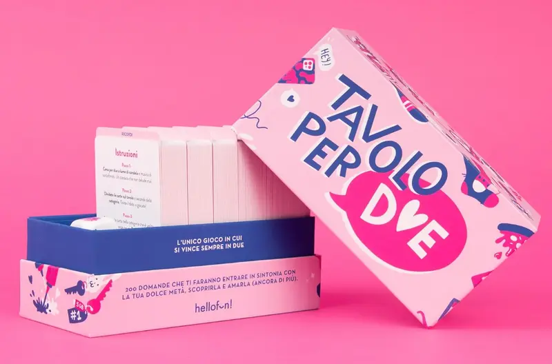 Hellofun! - Tavolo per due | 200 domande per innamorarsi di nuovo | 6 categorie | Il gioco in cui a vincere siete sempre voi due
