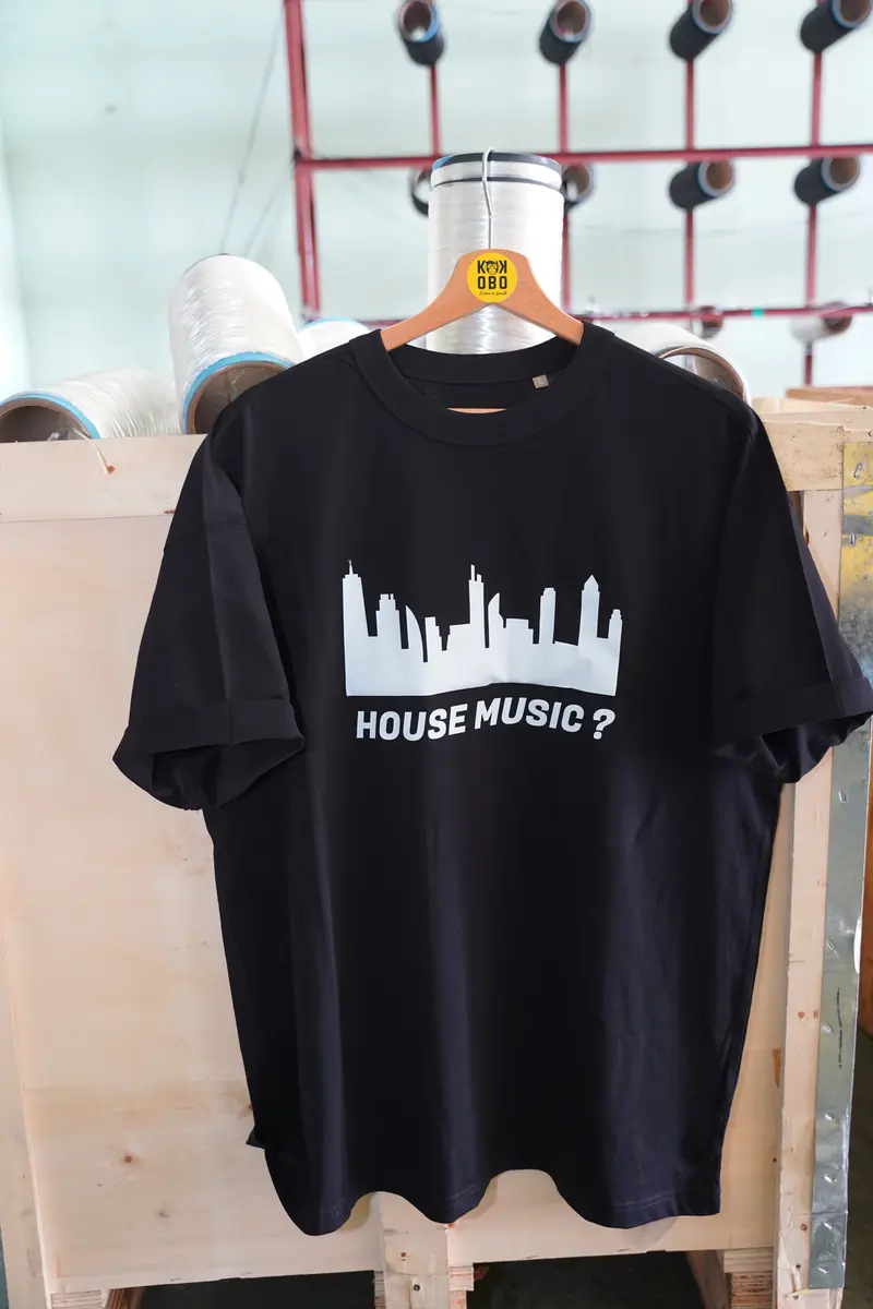KOKOBO T-Shirt "House Music? Was My First Love" - Oversized Nera New York Skyline 4°