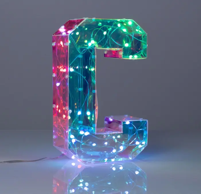 Lampada a LED USB Multicolore - Lettera "C"