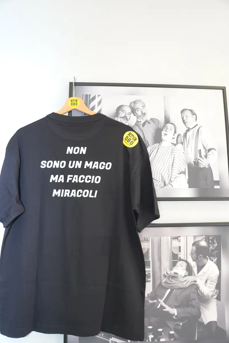 Non Sono un Mago, Ma Faccio Miracoli — T-Shirt Kokobo